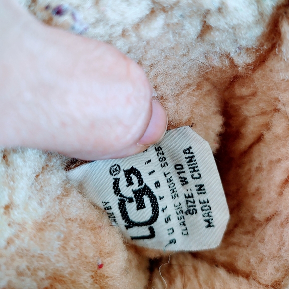 UGG Classic Short Style Boots Size 10 - Picture 5 of 5